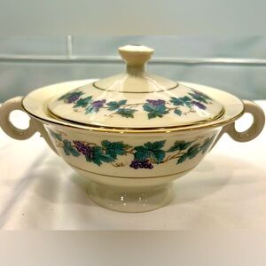 Theodore Haviland Sugar Bowl & Lid, Arbor Pattern New York Vintage.